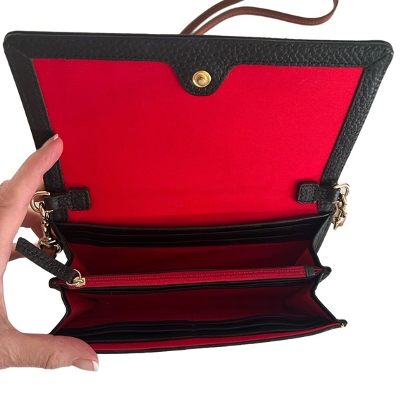 NWOT Dooney & Bourke Wexford Leather Daphne Crossbody Wallet in Black
Perfect! - Picture 7 of 10